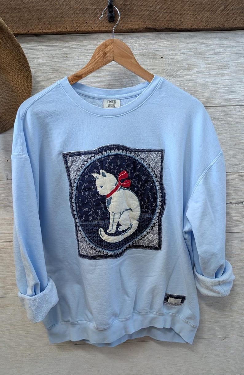 Vintage CAT with Bow Cranston Print Crewneck