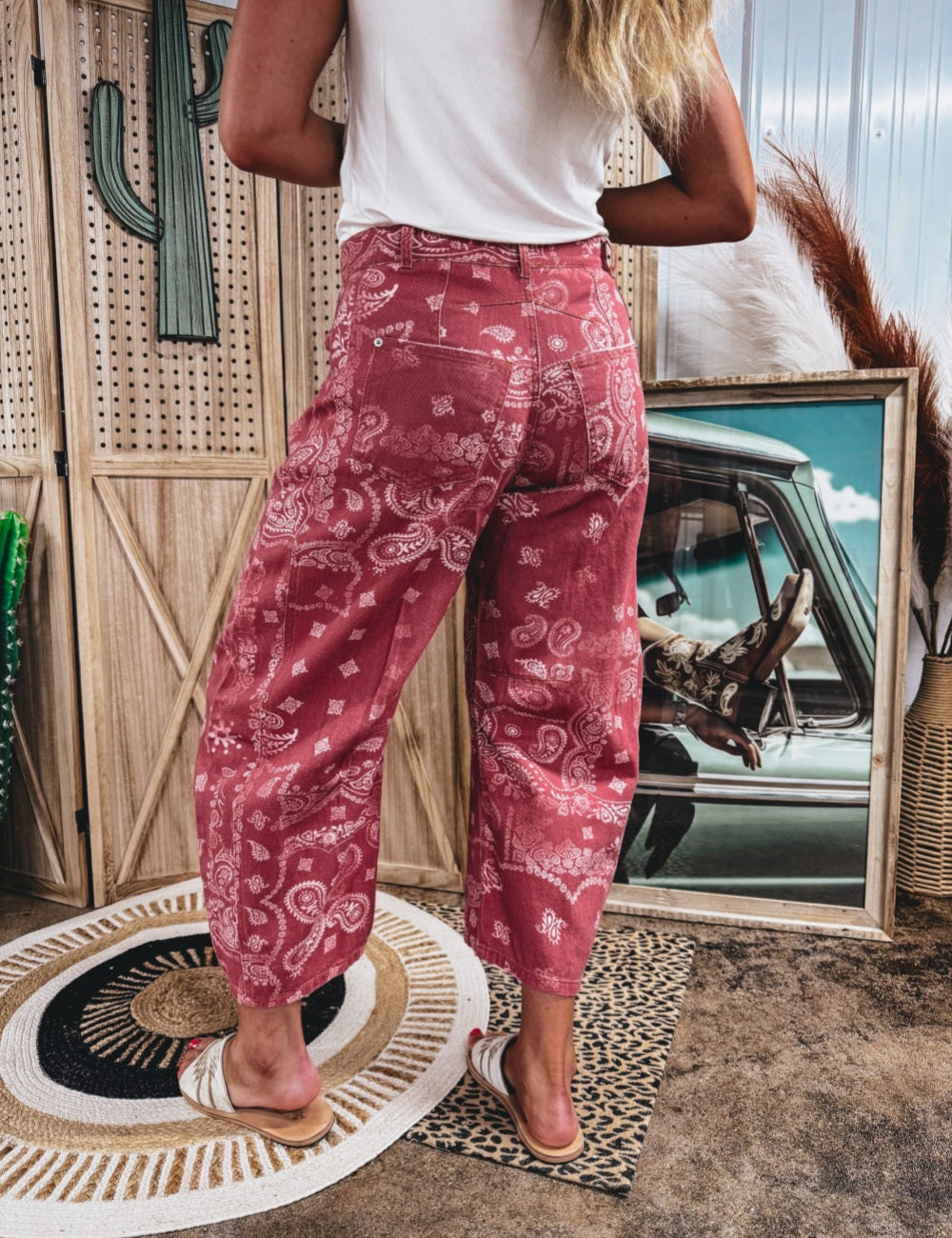 Darby Barrel Jean (Berry)