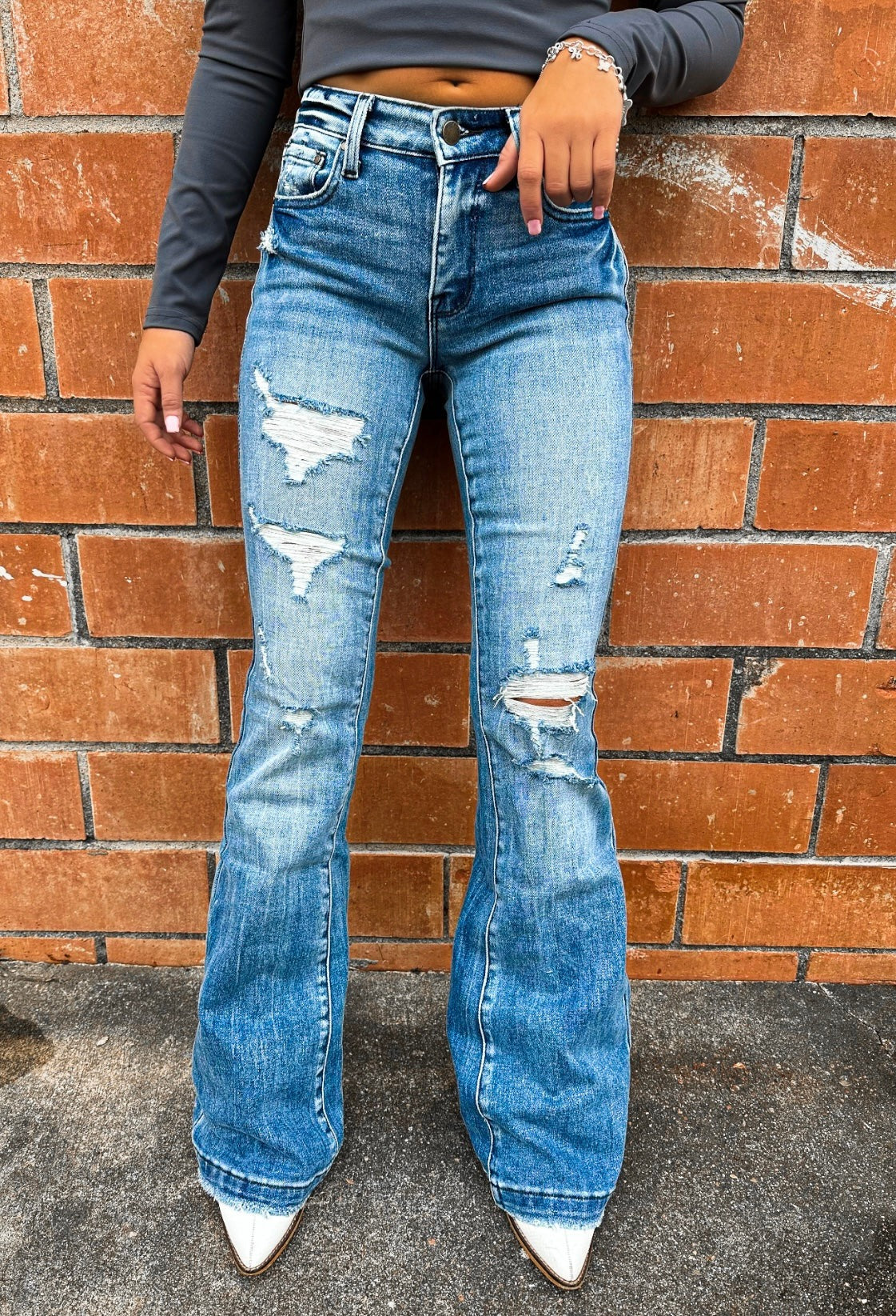 LIGHT WASH Distressed Denim Jeans