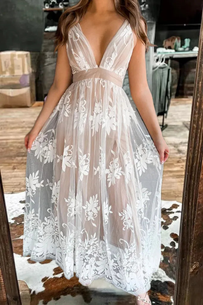 Beautiful White V-Neck Floral Pattern Mesh Dress