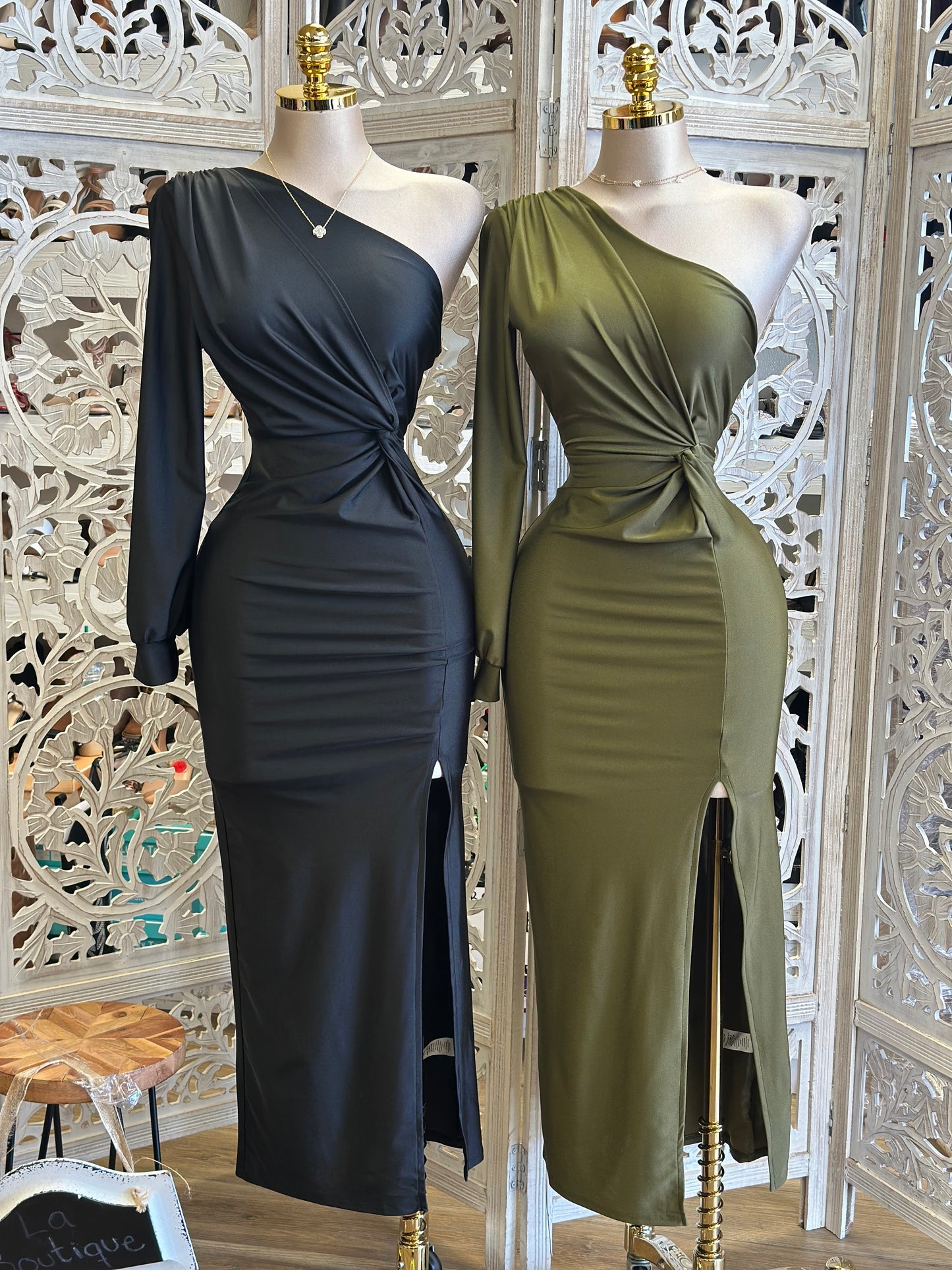 One Sleeve Knotted Midi Dress-Black &Olive