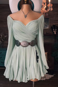 Women's vintage long sleeved pleated dress