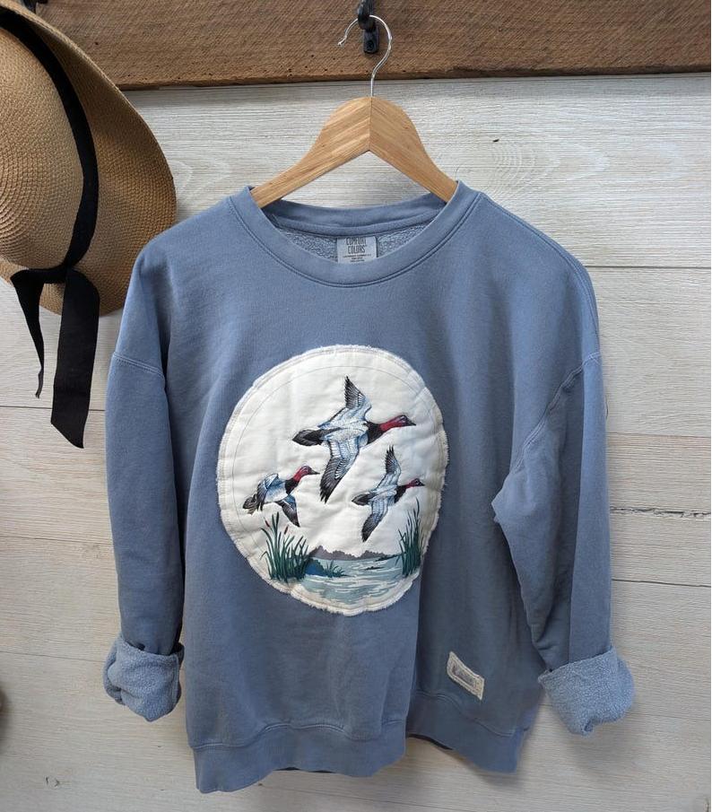 FLYING Ducks Print Crewneck